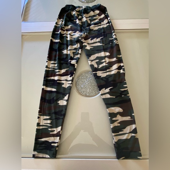 Camouflage leggings used but in good condition, super comfortable size M - Picture 4 of 9